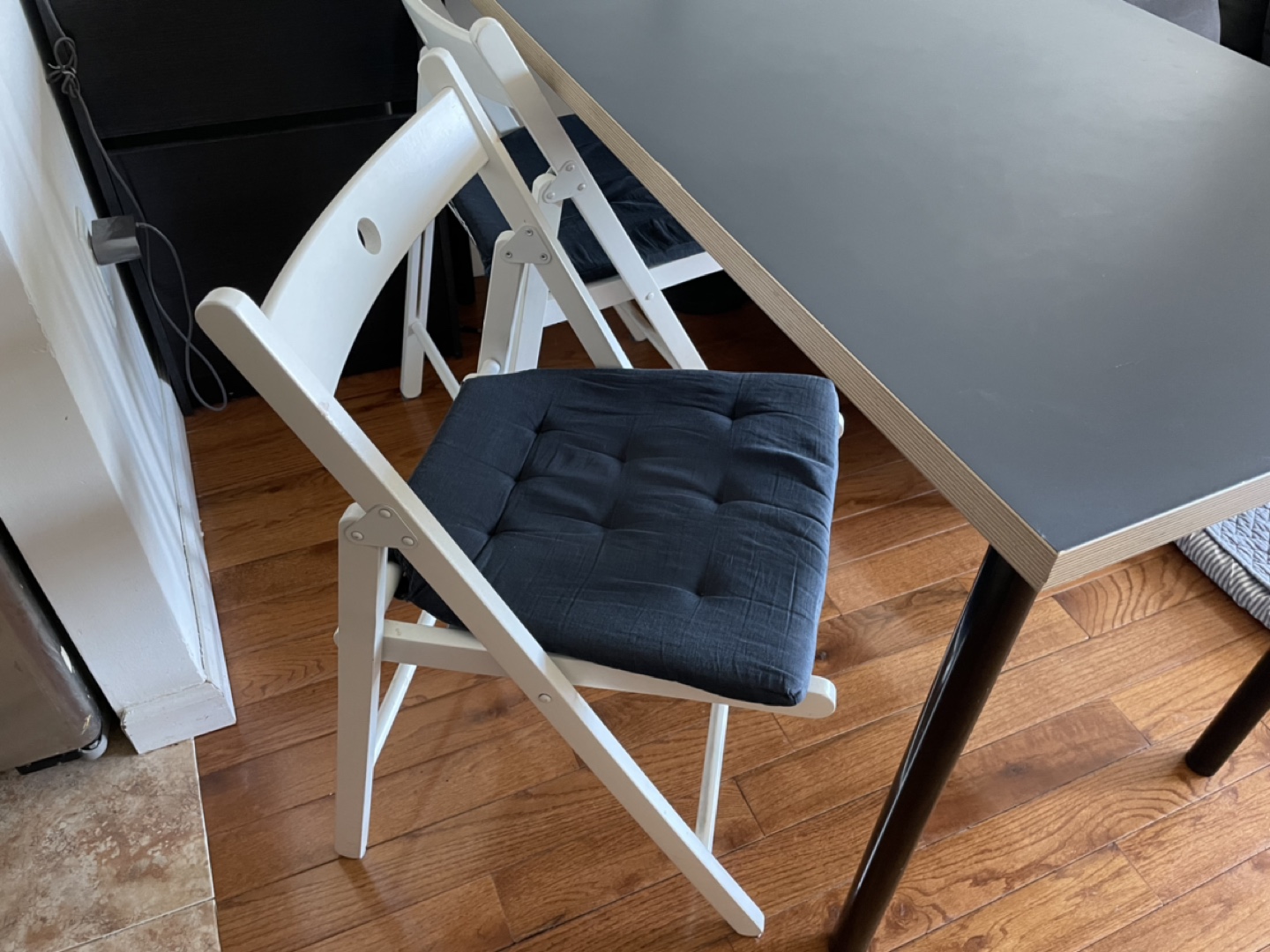 IKEA table&2chairs&FREE cushions - photo 4