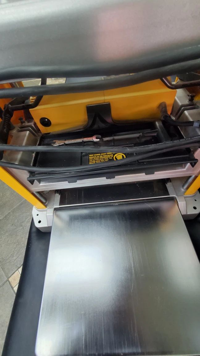 DeWALT DW734 12-1/2" Thickness Three Knife Head Wood Planer Tool - photo 5