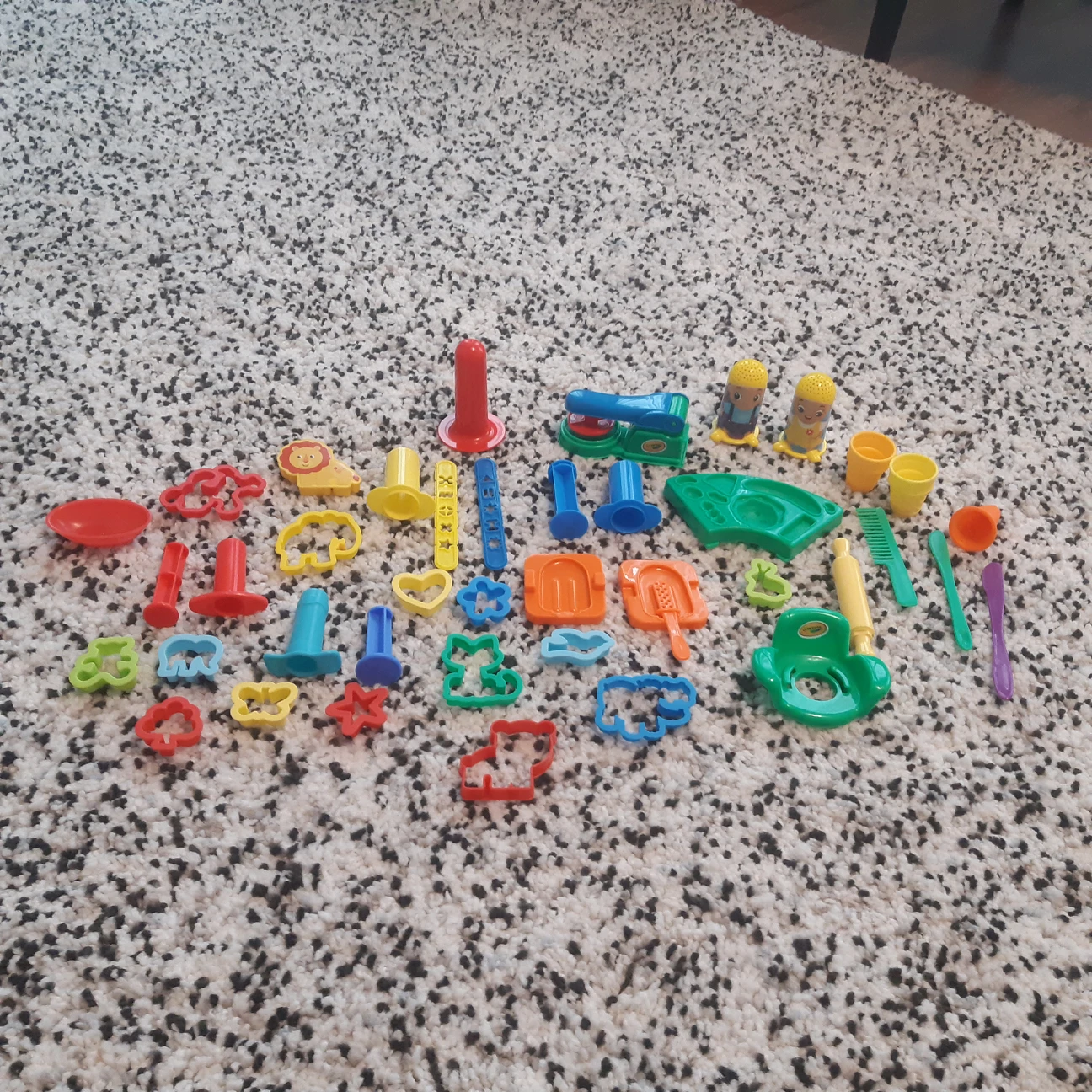 play dough cutter and accesories thumbnail