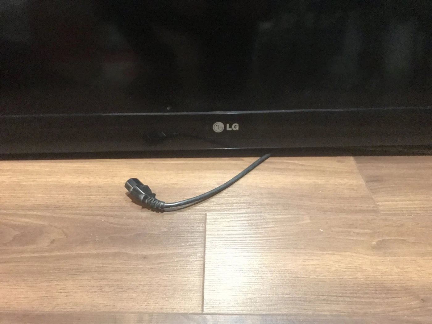 TV LG 47CS570 47-Inch, with HDMI - photo 2