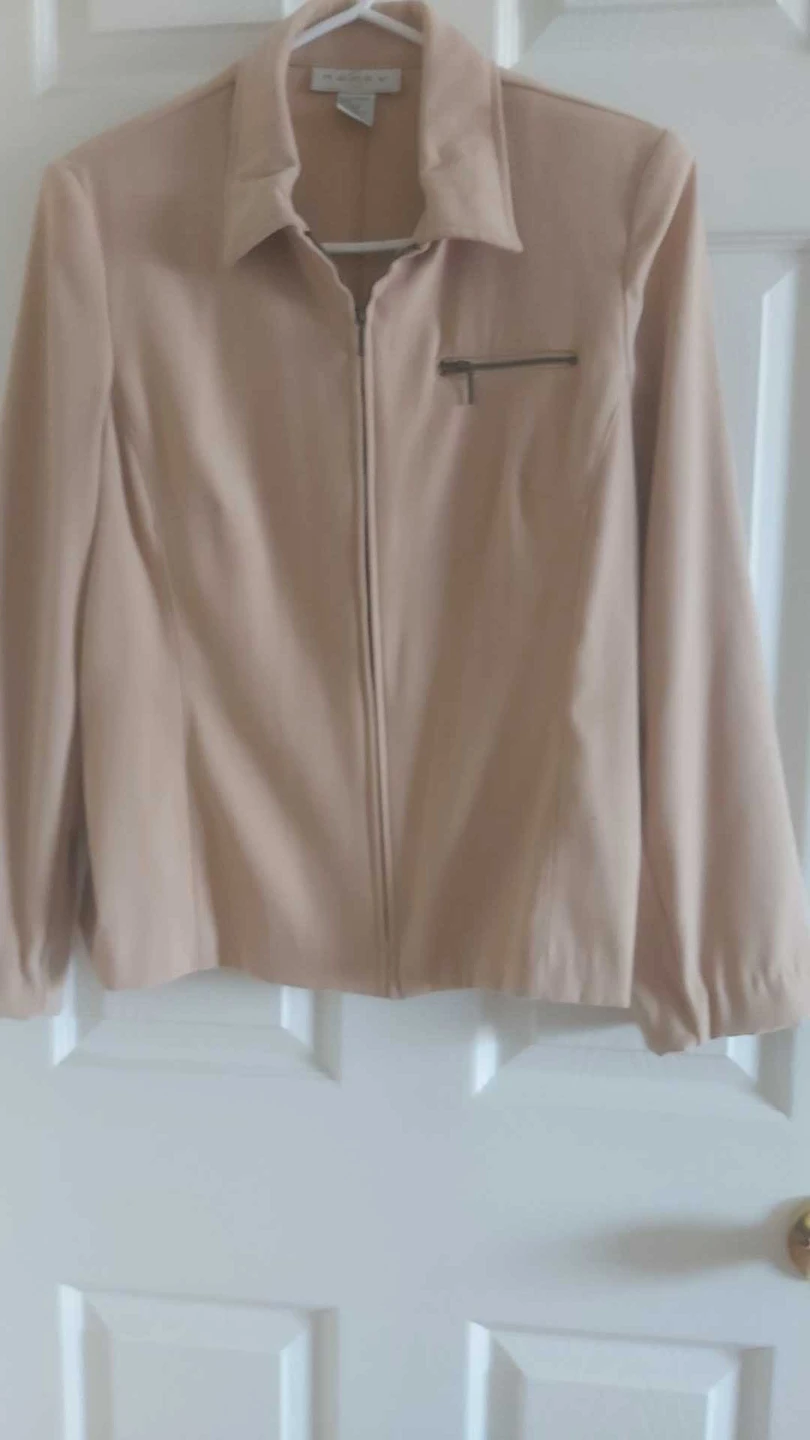 WOMEN'S CLOTHING - photo 2