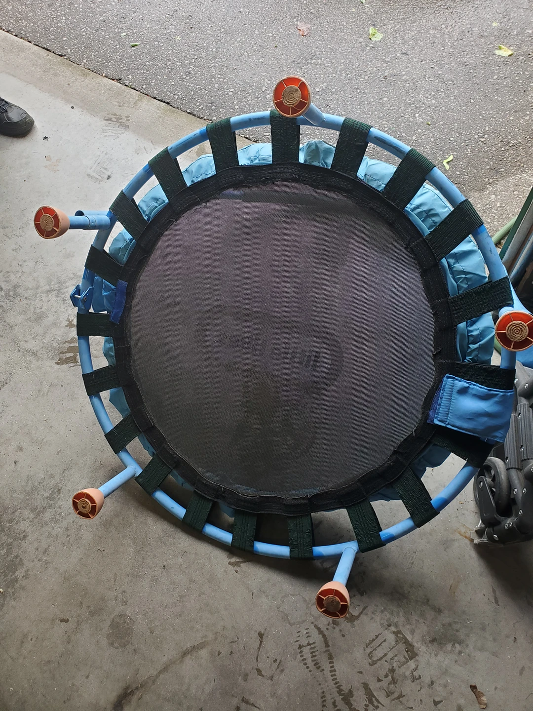 Little Tykes trampoline with bar - photo 2