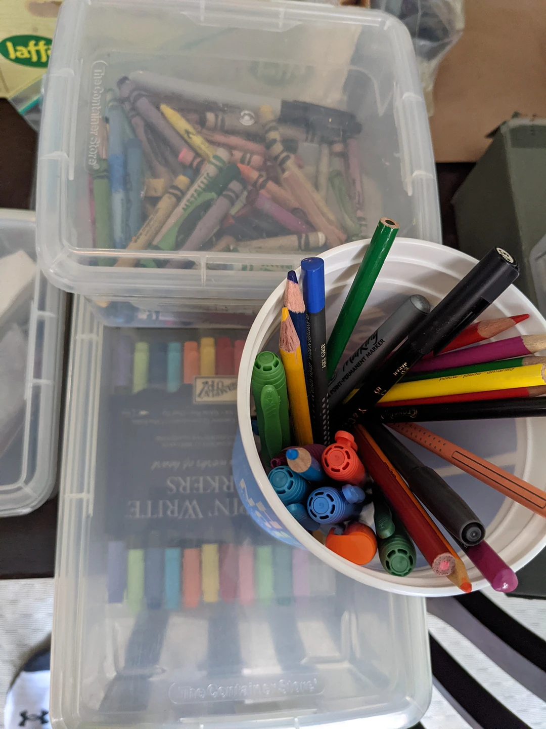 Free arts / crafts supplies including glue gun - photo 3