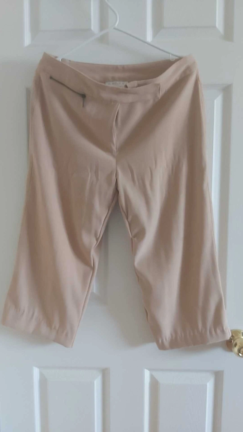 WOMEN'S CLOTHING