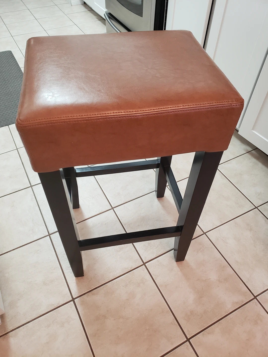 Faux leather bar stools - photo 2