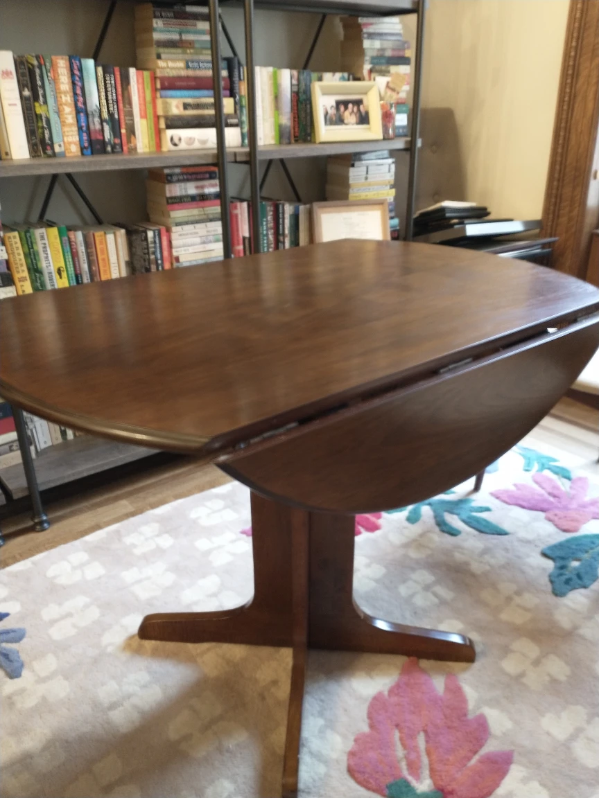 Kitchen Table - photo 4