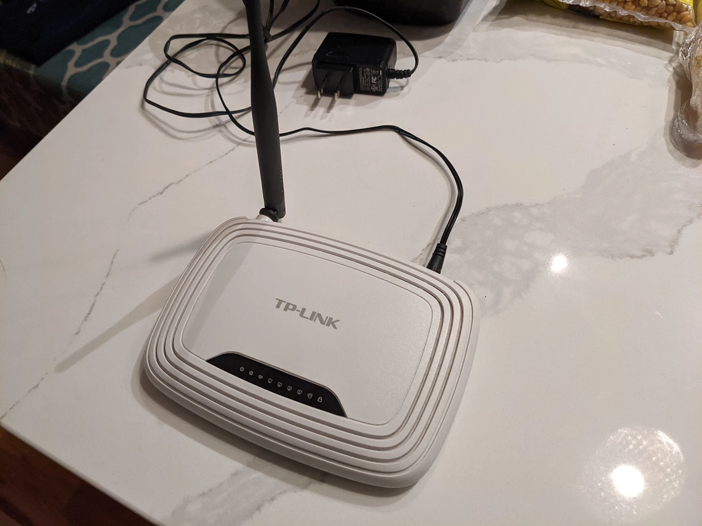 TP Link Wireless Router and Modem thumbnail