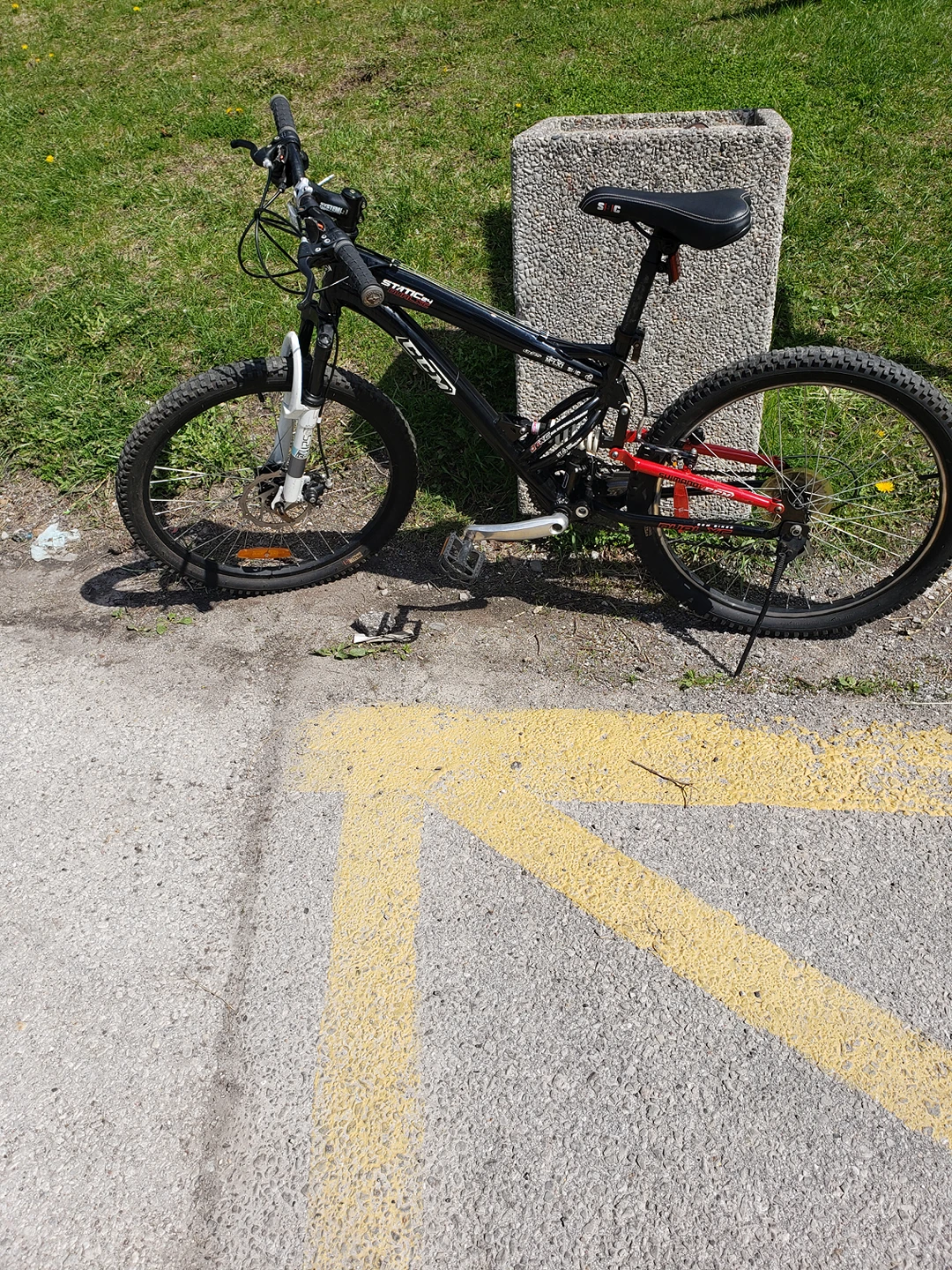 Amazing Mountain bike with Disc Brakes thumbnail