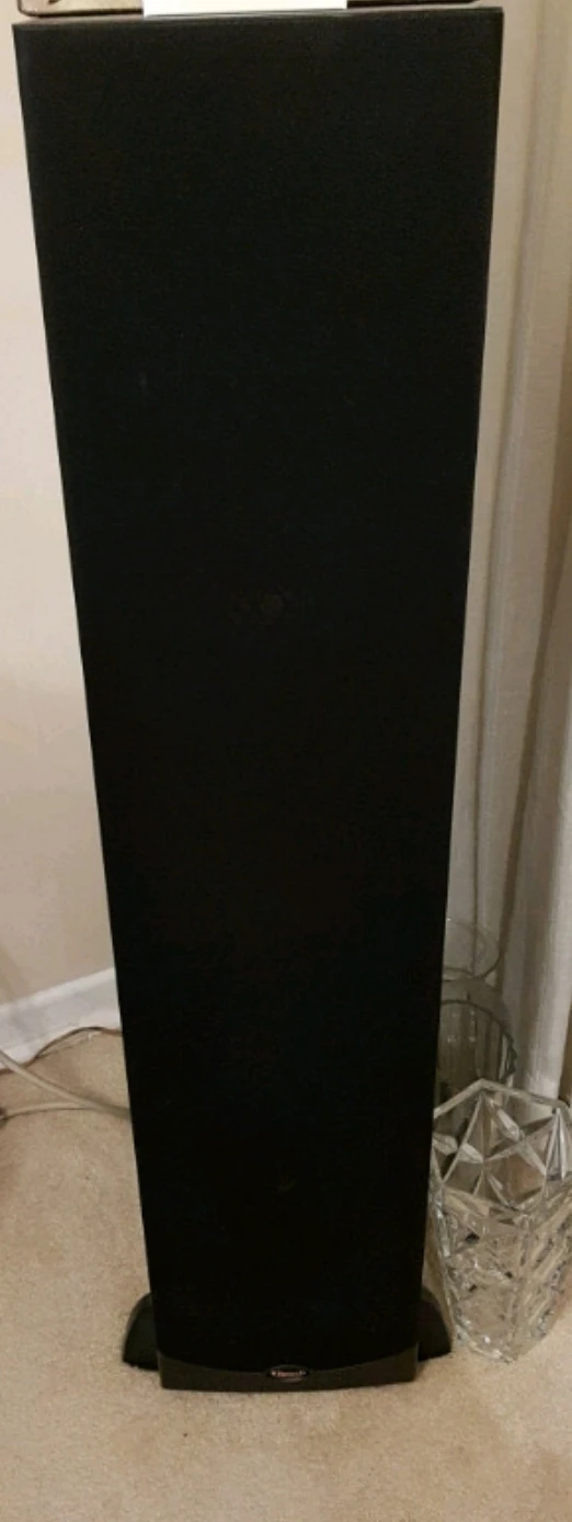 A Pair of Klipsch Reference Speakers RF 82 thumbnail