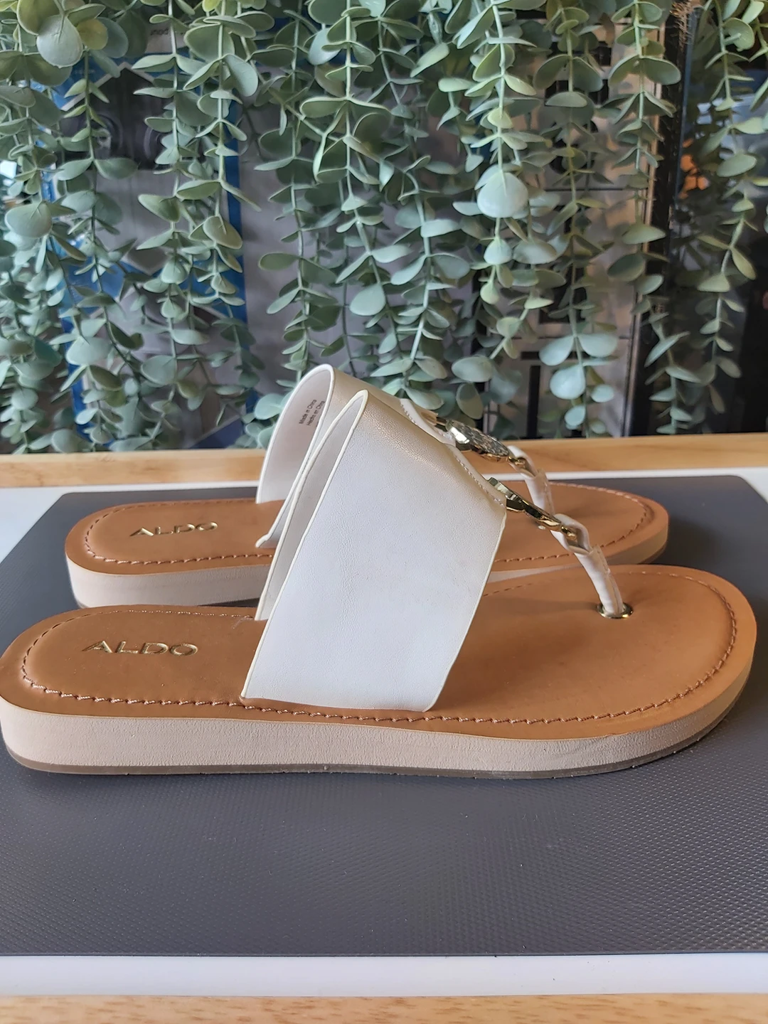 Brand-new Women's Slides image indicator(3)