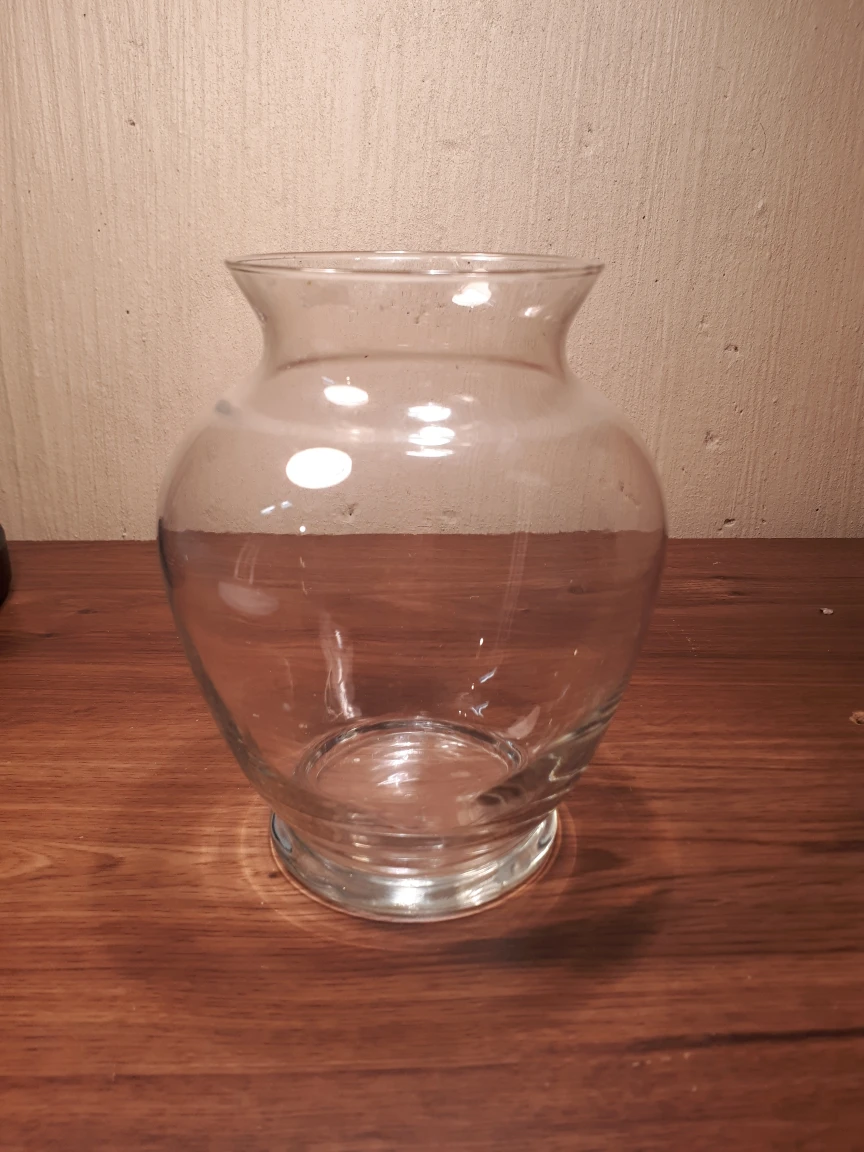 Small Glass Flower Vase thumbnail