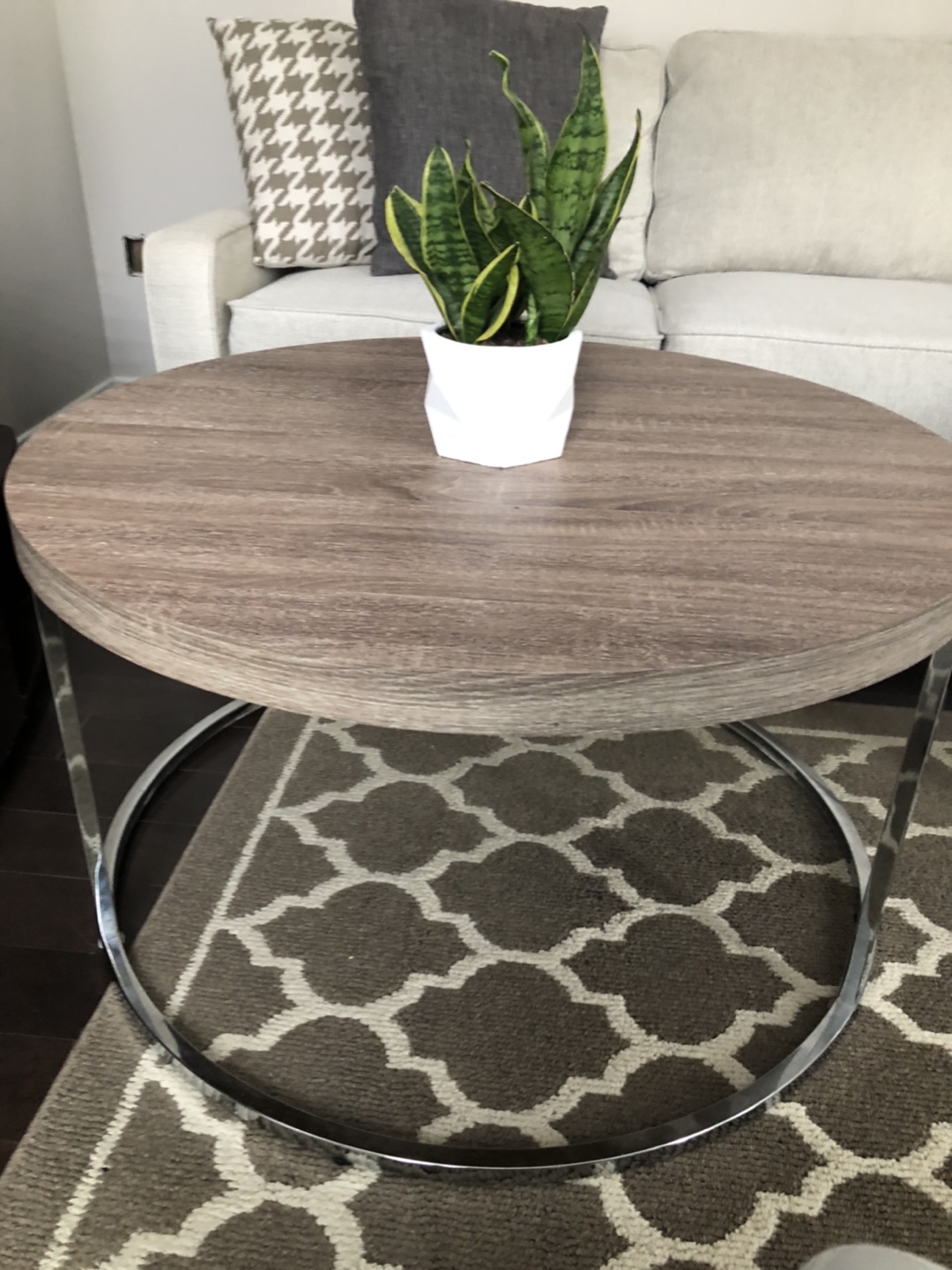 Gray round coffee table - photo 4