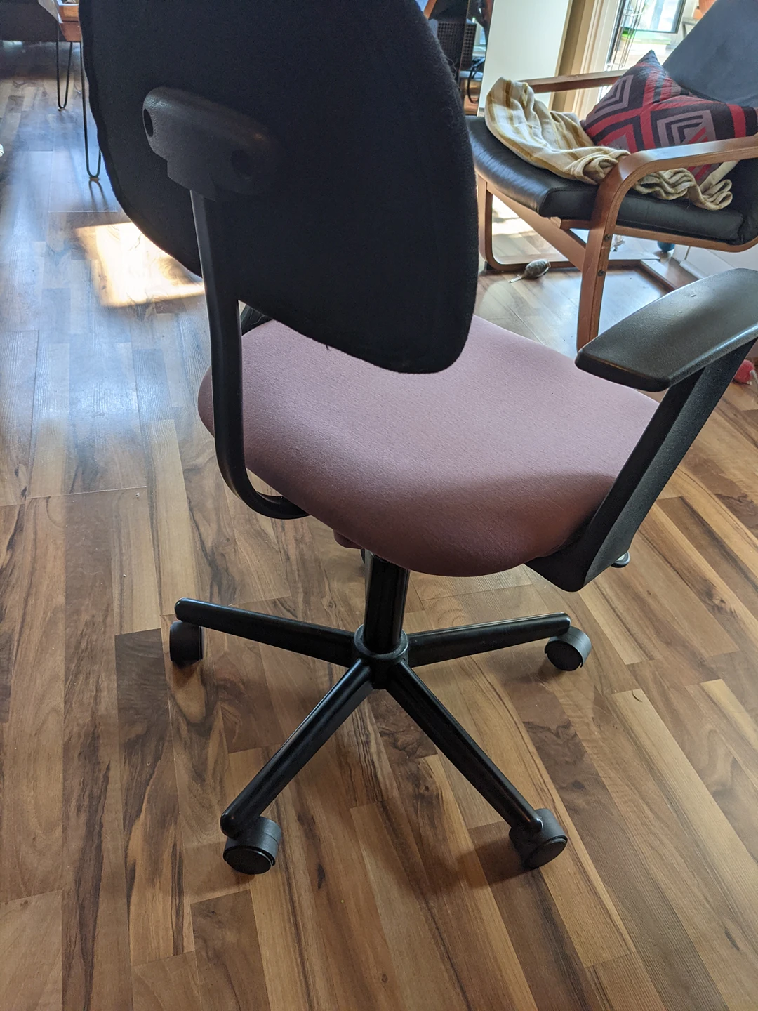simple office chair - photo 3