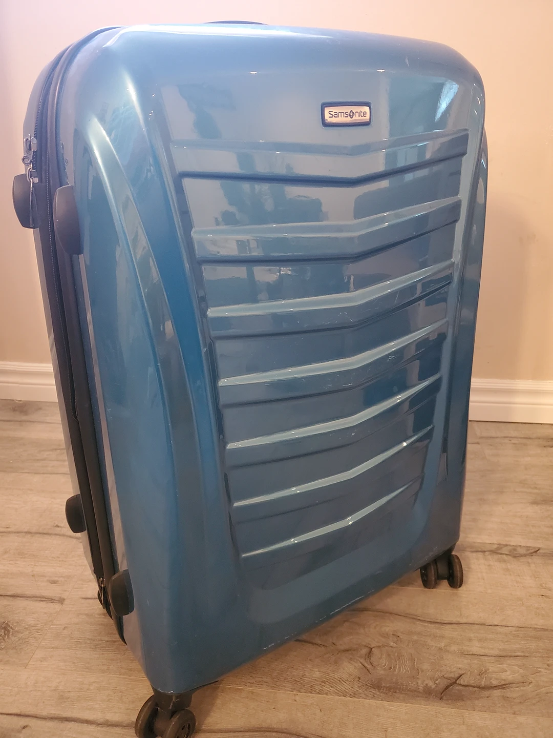 Samsonite Large travel luggage case thumbnail