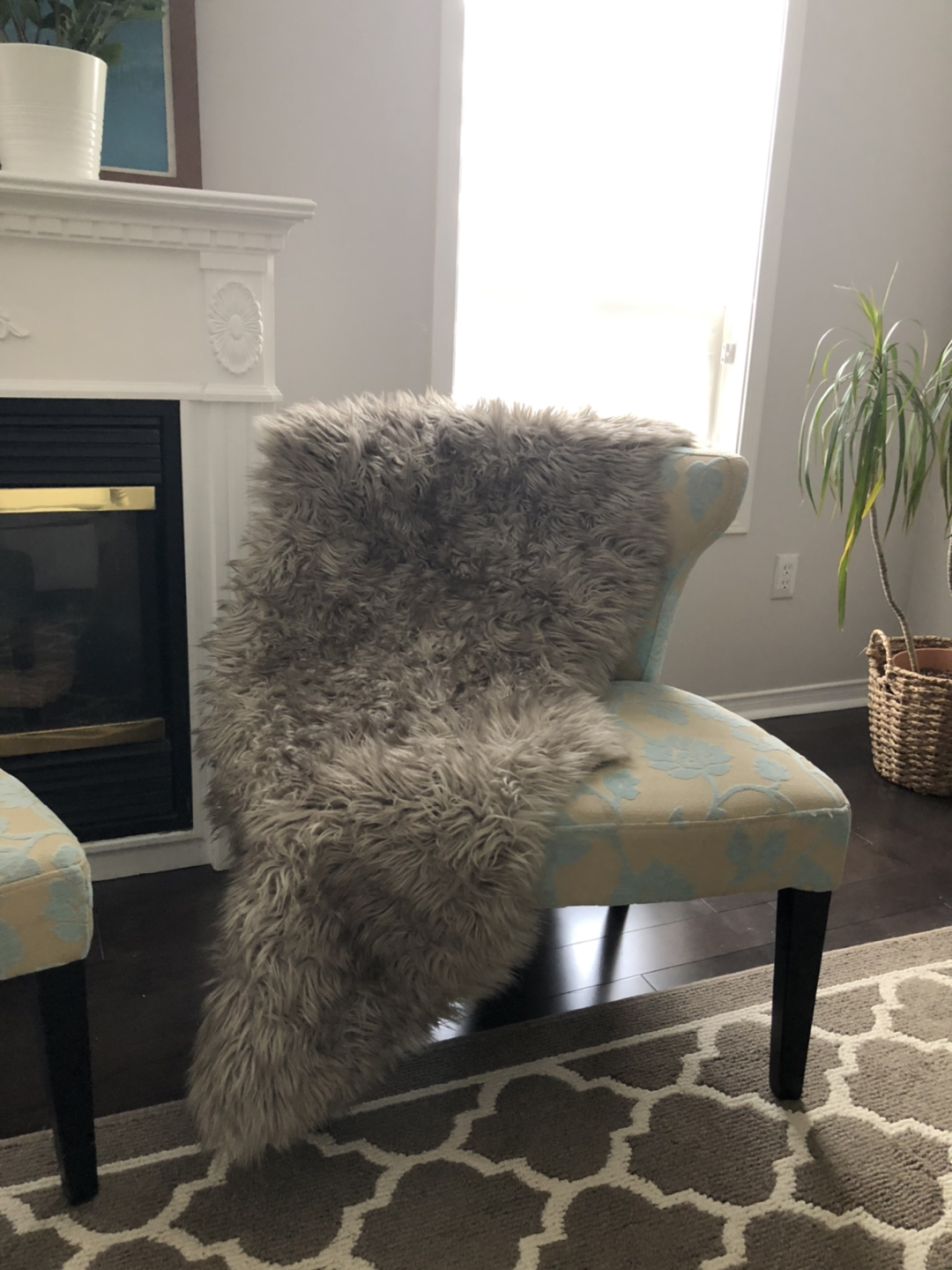 Accent chairs 