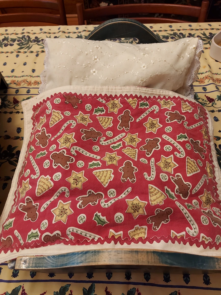 2 Wooden Doll Beds image indicator(3)