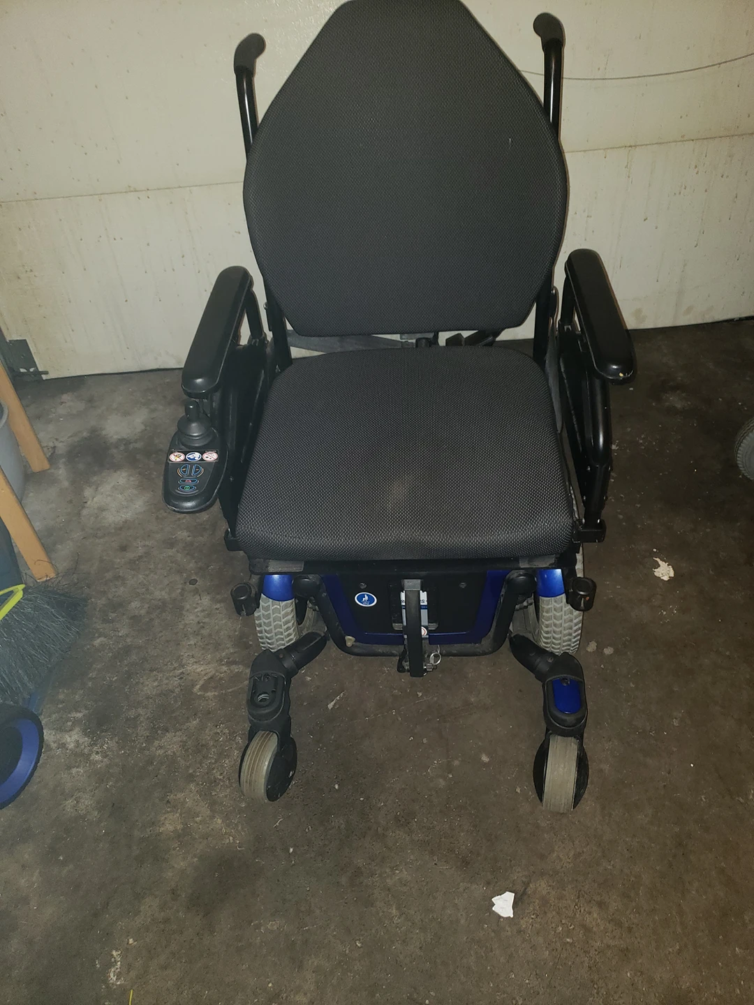 Jazzy 600 Electric Wheelchair thumbnail