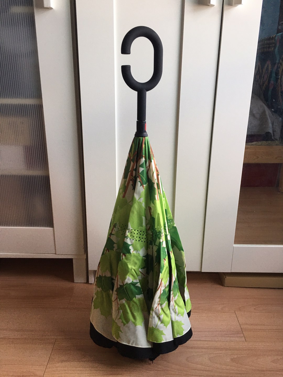 NEW Inverted, Windproof, Reverse Umbrella image indicator(4)