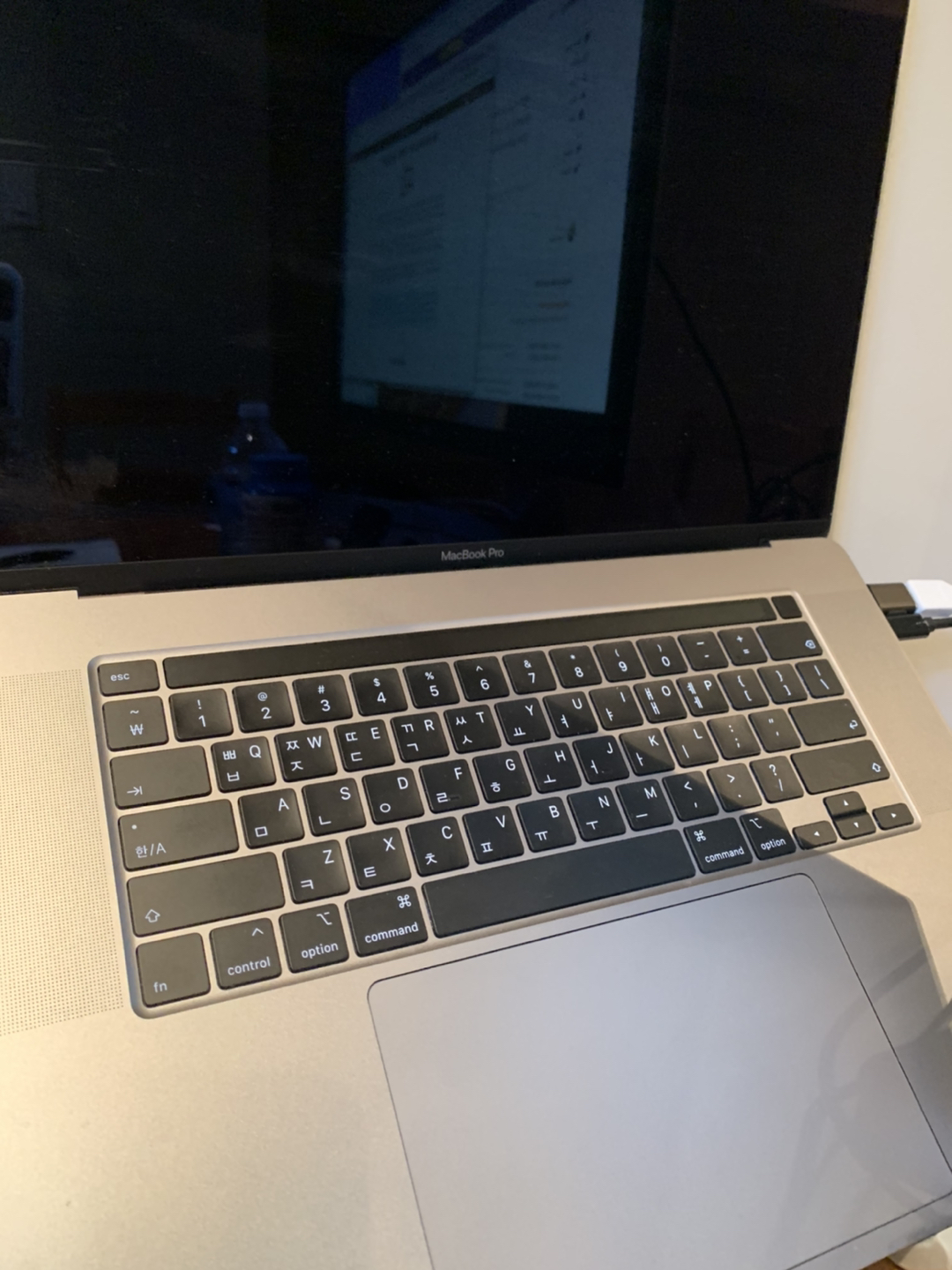 macbook pro 16 inch / i7 512gb 16gb ram - photo 2