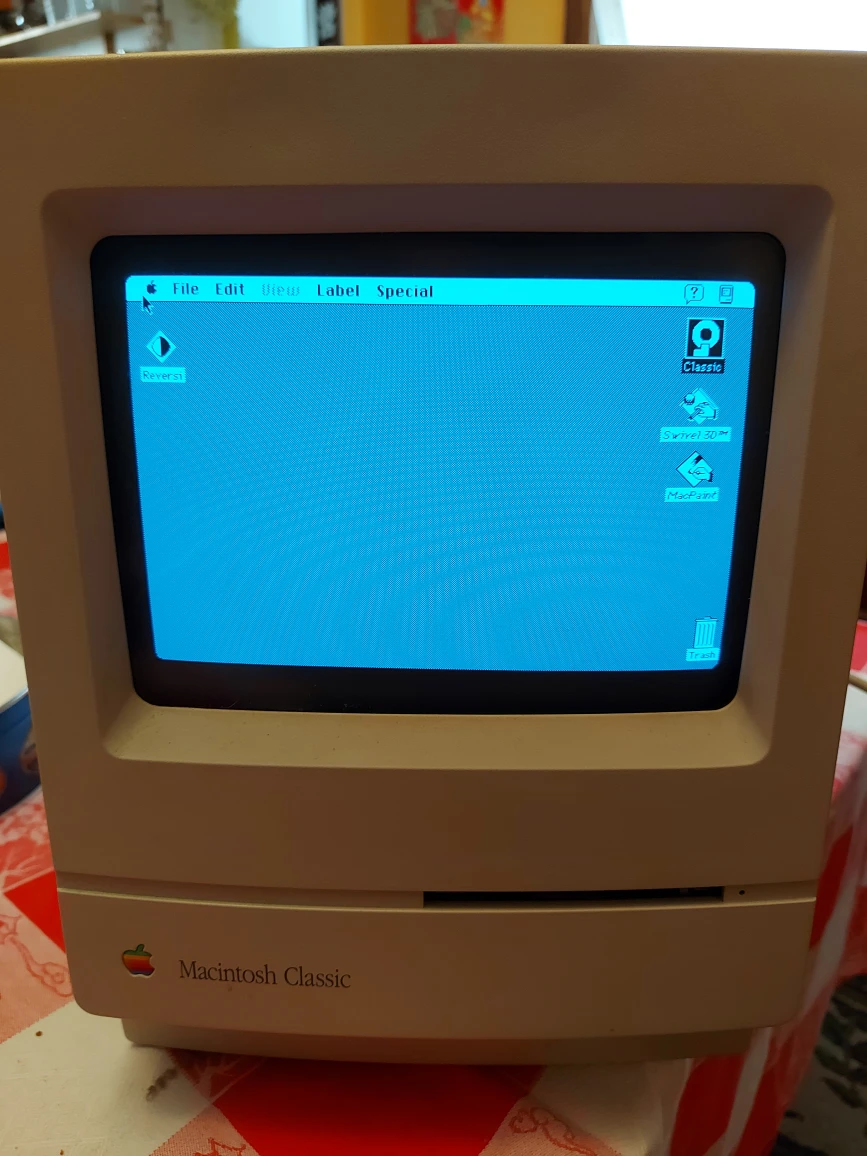 Mac Classic Computer with carrying case thumbnail
