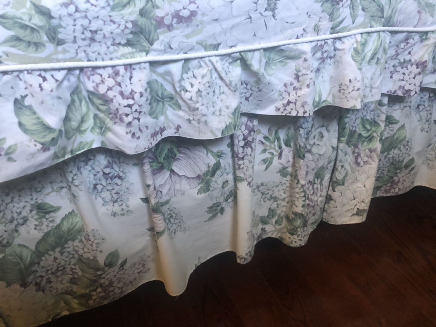 HONESTLY A DEAL! Queen bedding comforter set thumbnail