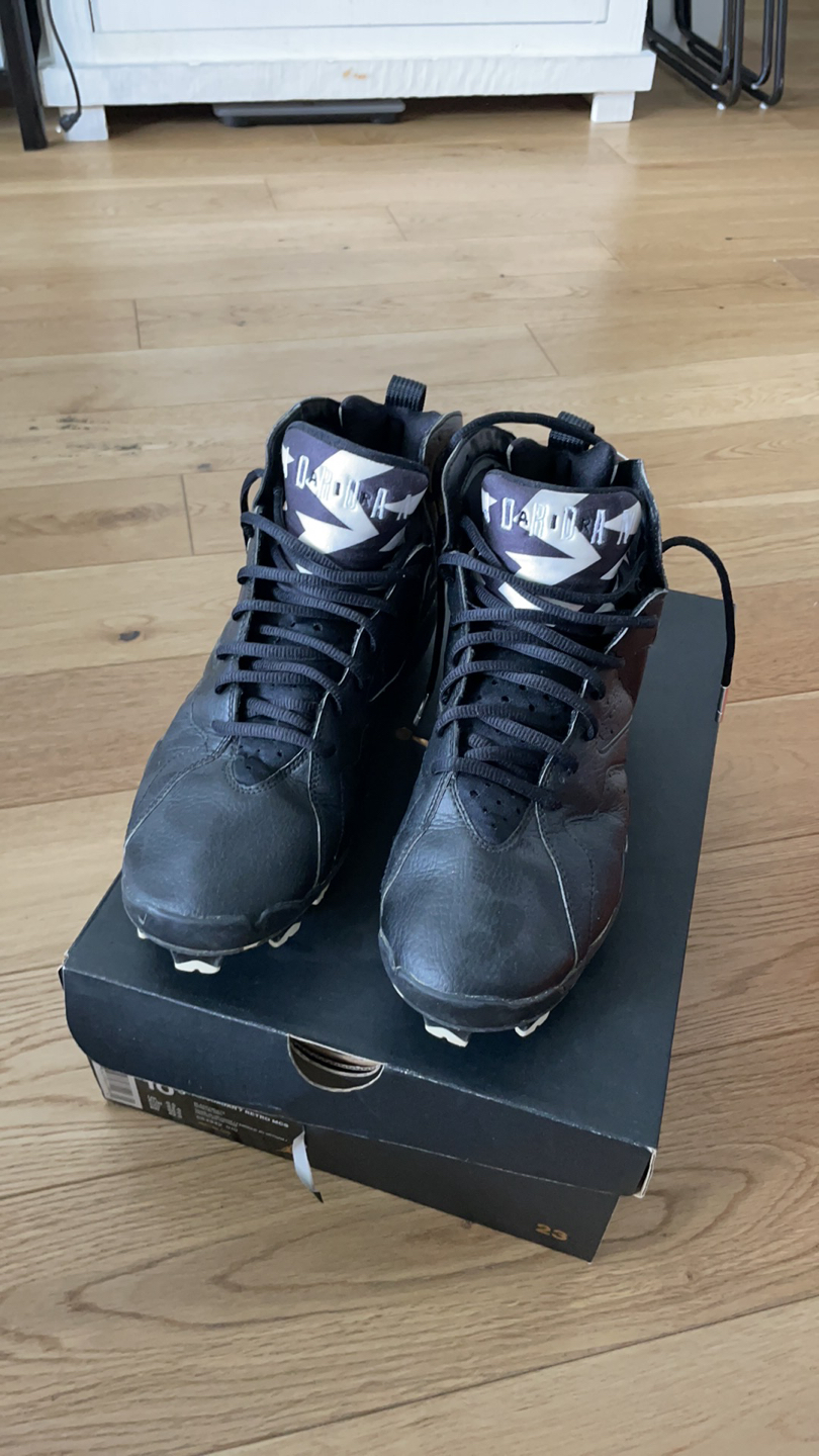 Nike men’s baseball cleats shoes in men’s size
