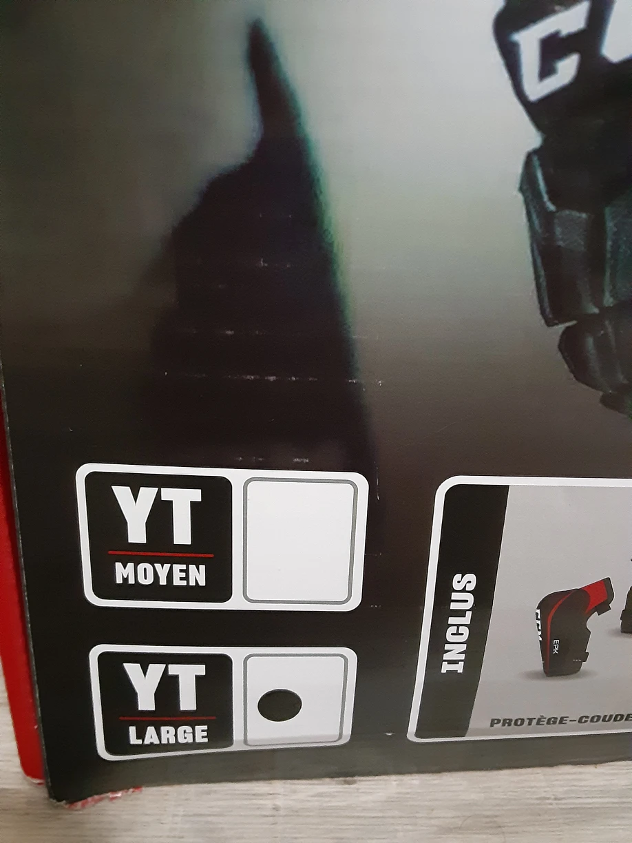 NEW BRAND, Youth CCM Hockey Protective Kit - photo 2