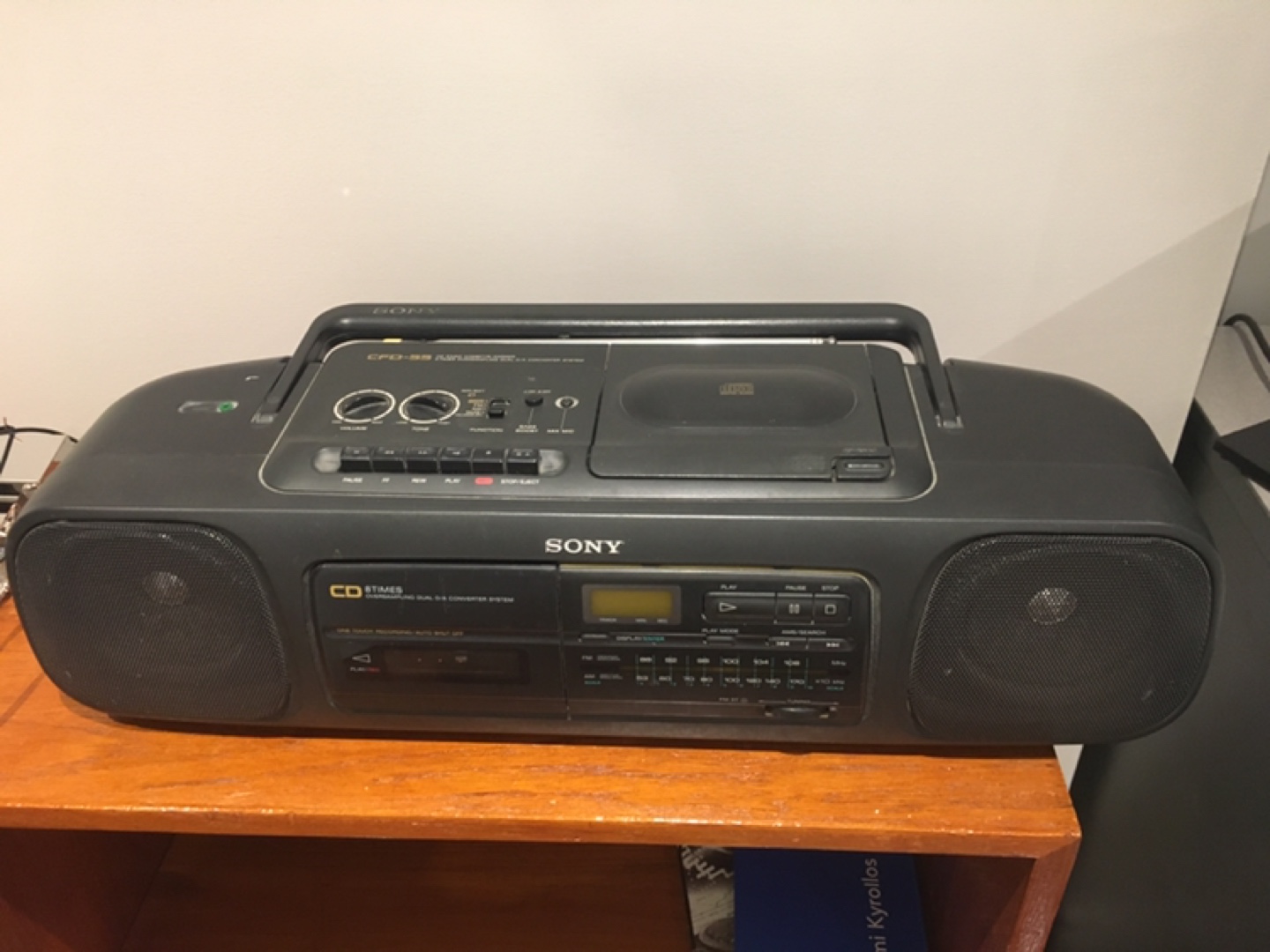 Sony CFO-55 Radio , Cassette and CD Player stereo boom box image indicator(3)