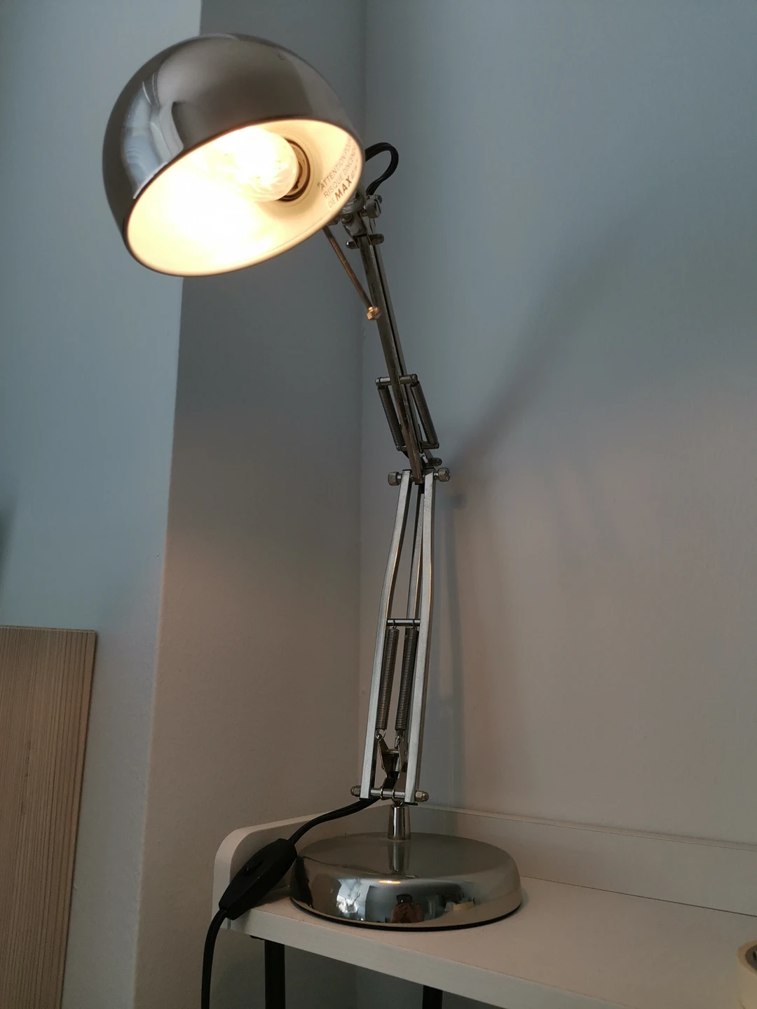 desk lamp