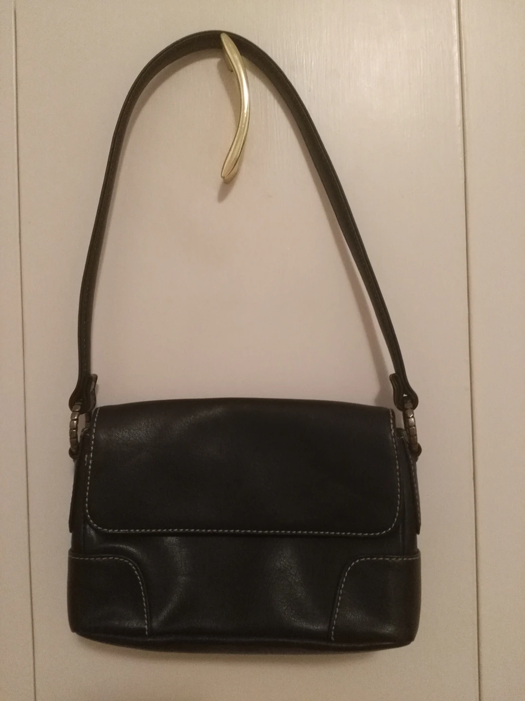 Small leather handbag thumbnail