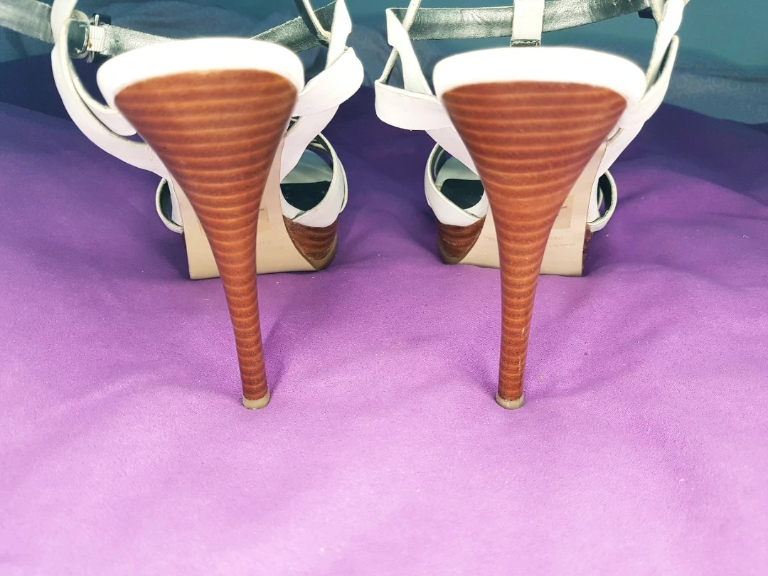 GUESS White leather heeled sandals platform - photo 2