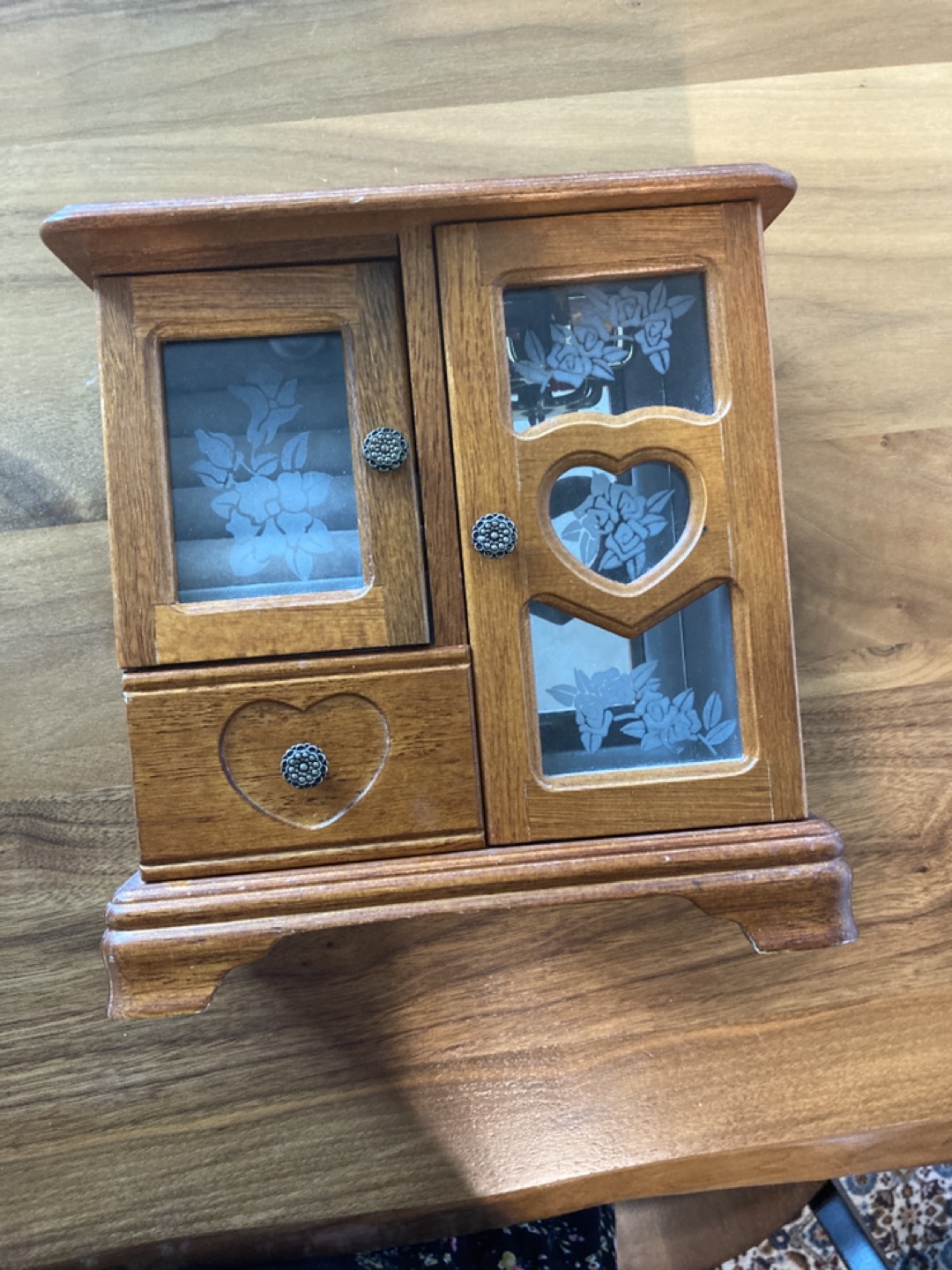 Vintage jewelry case