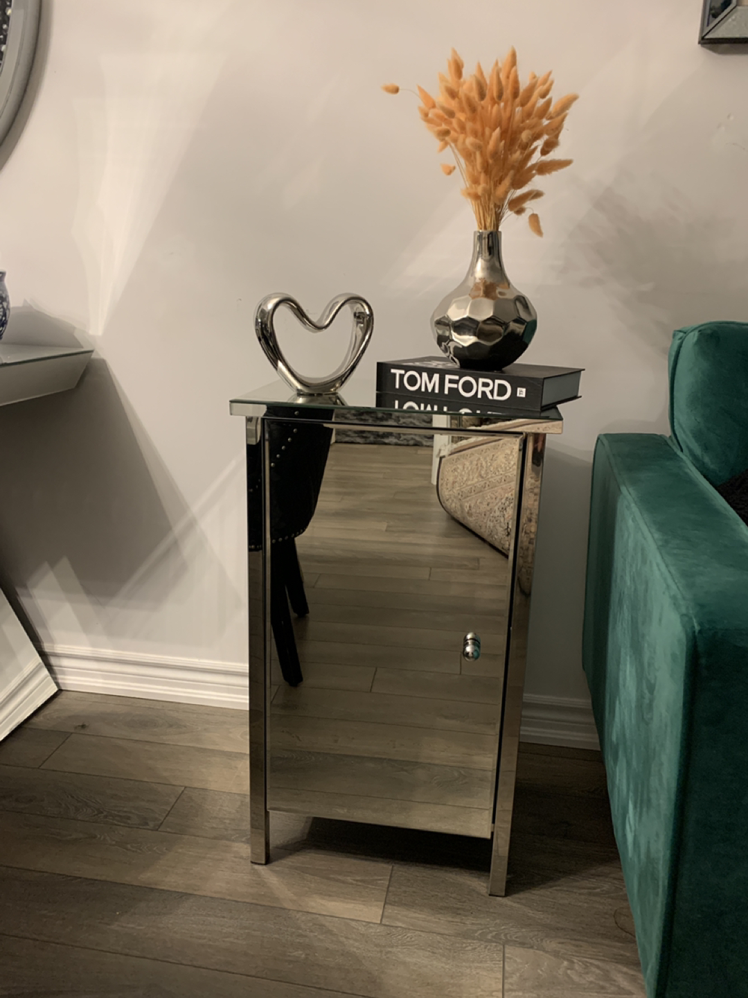 mirrored cabinet 