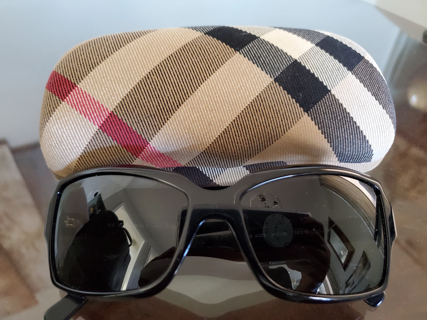 Women Burberry sunglasses