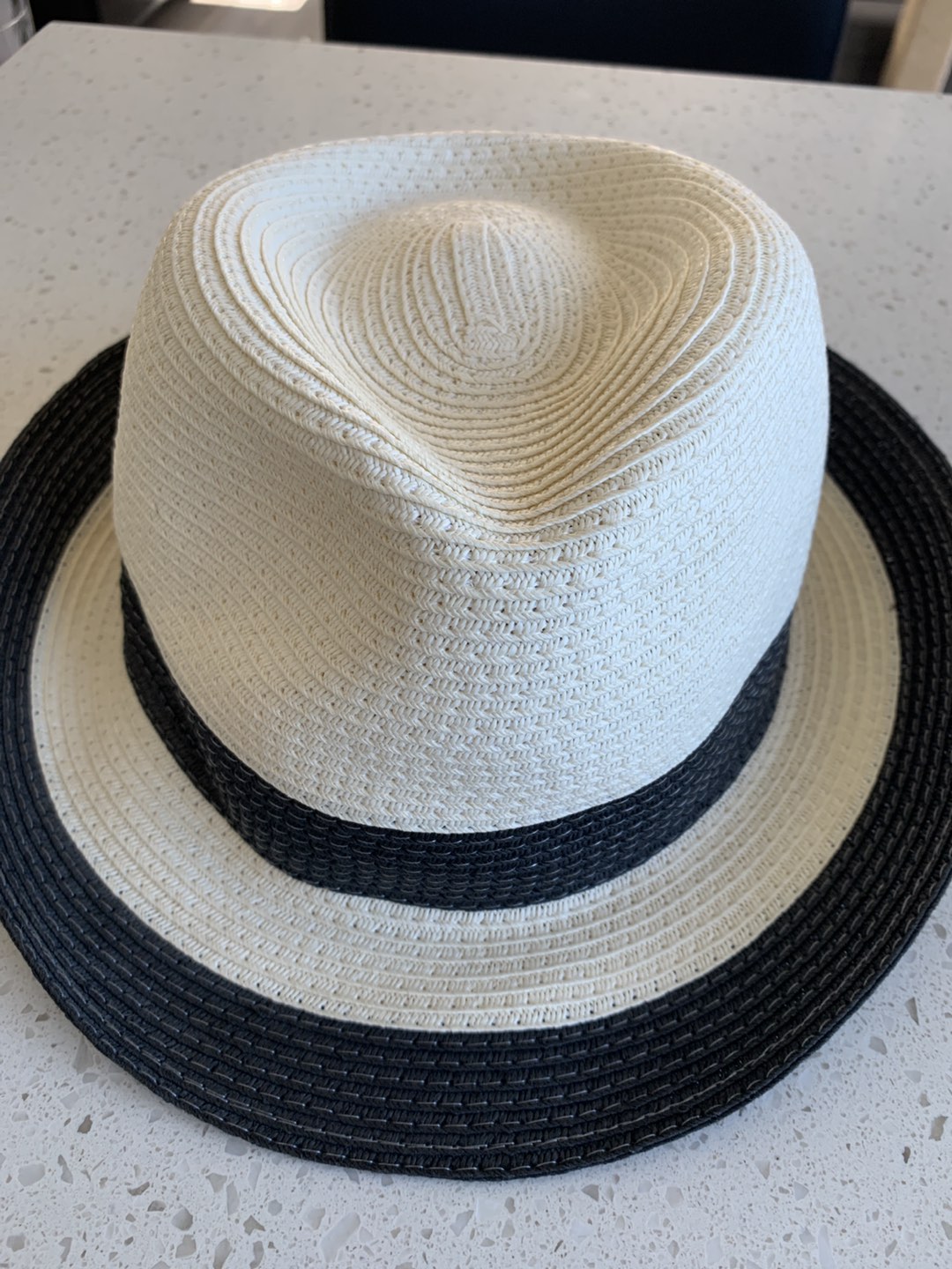 Straw hat thumbnail