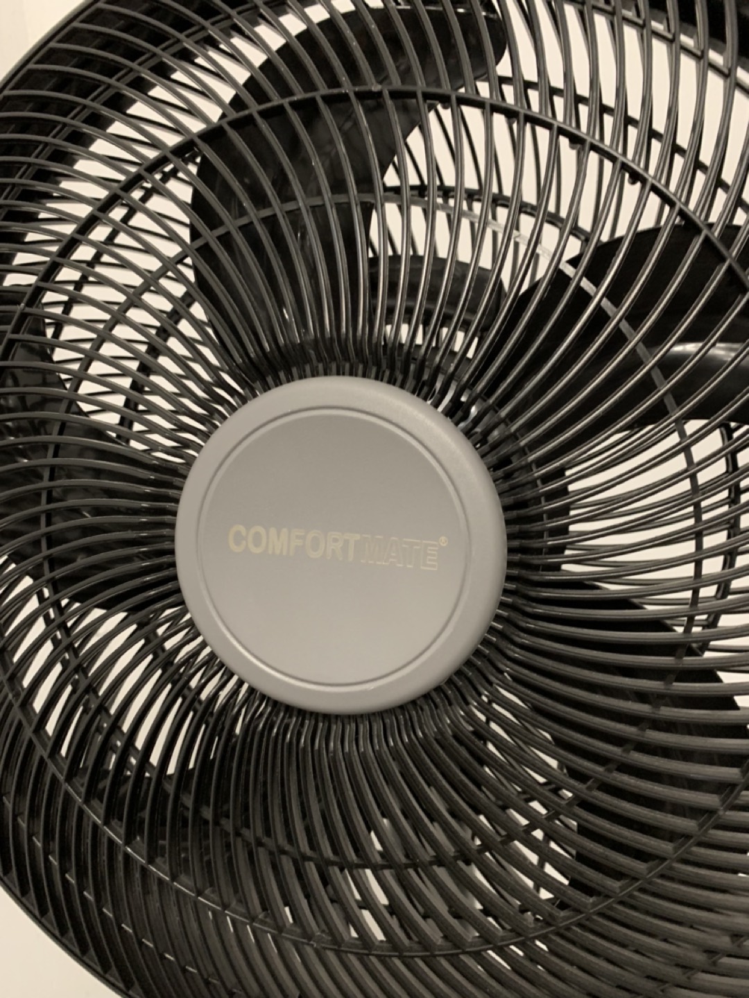 Comfortmate 40.6 cm (16 in.) stand Fan with remote - photo 2
