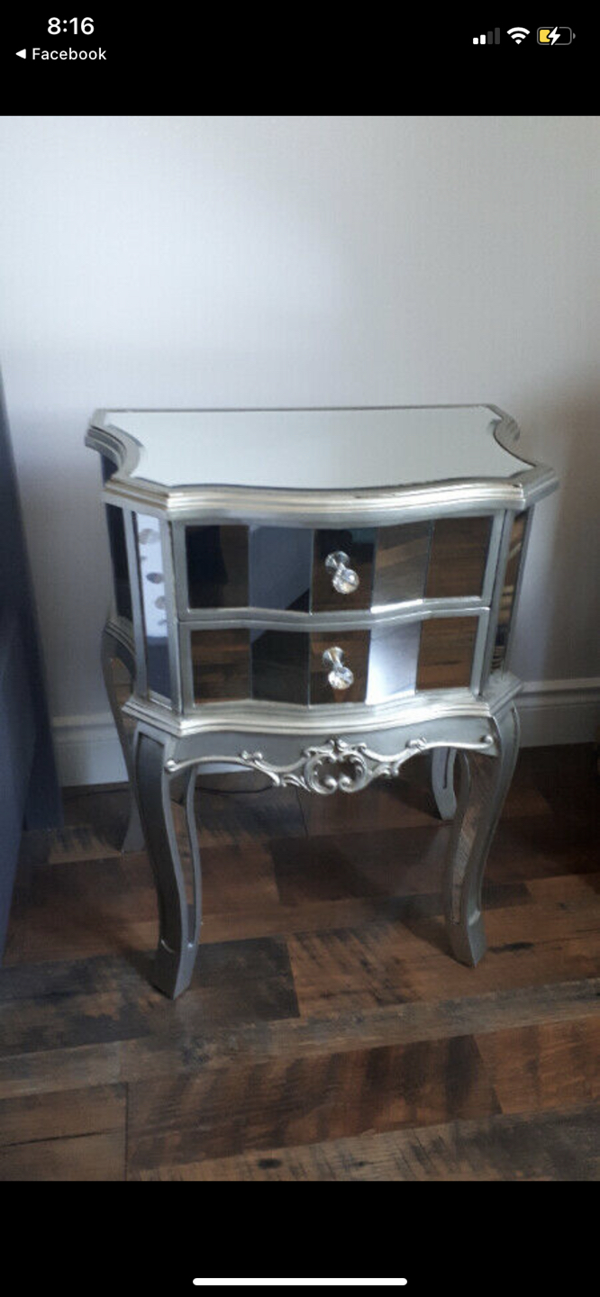mirrored table