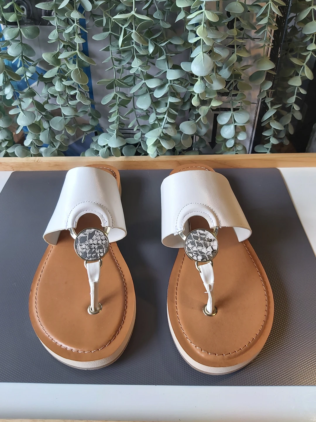 Brand-new Women's Slides image indicator(2)