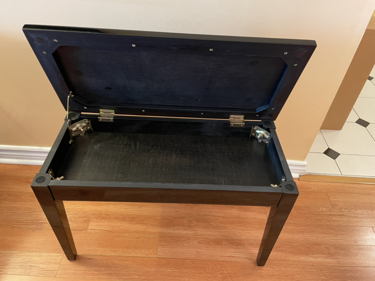 Bench - photo 3