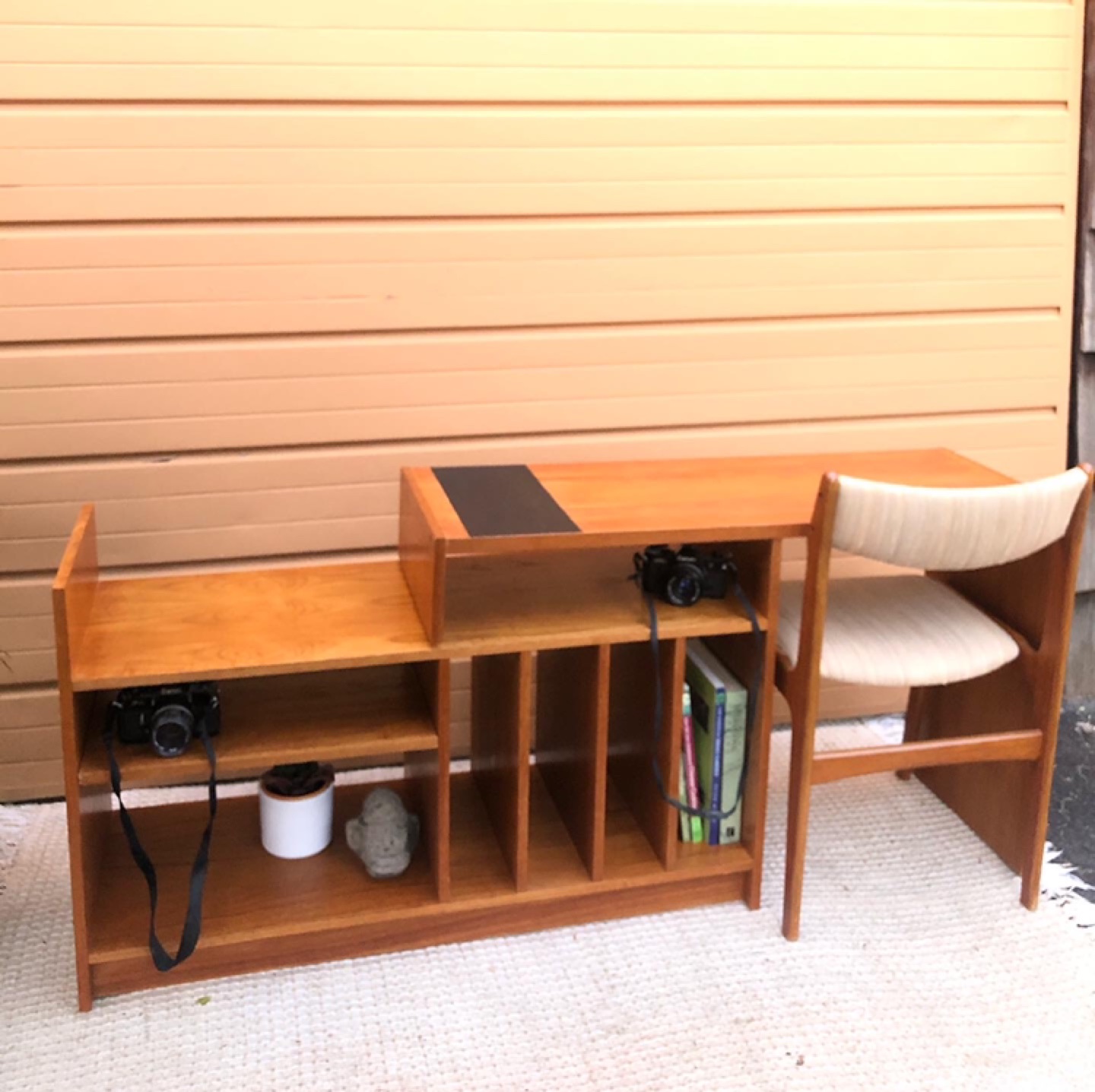 Teak extendable media unit thumbnail