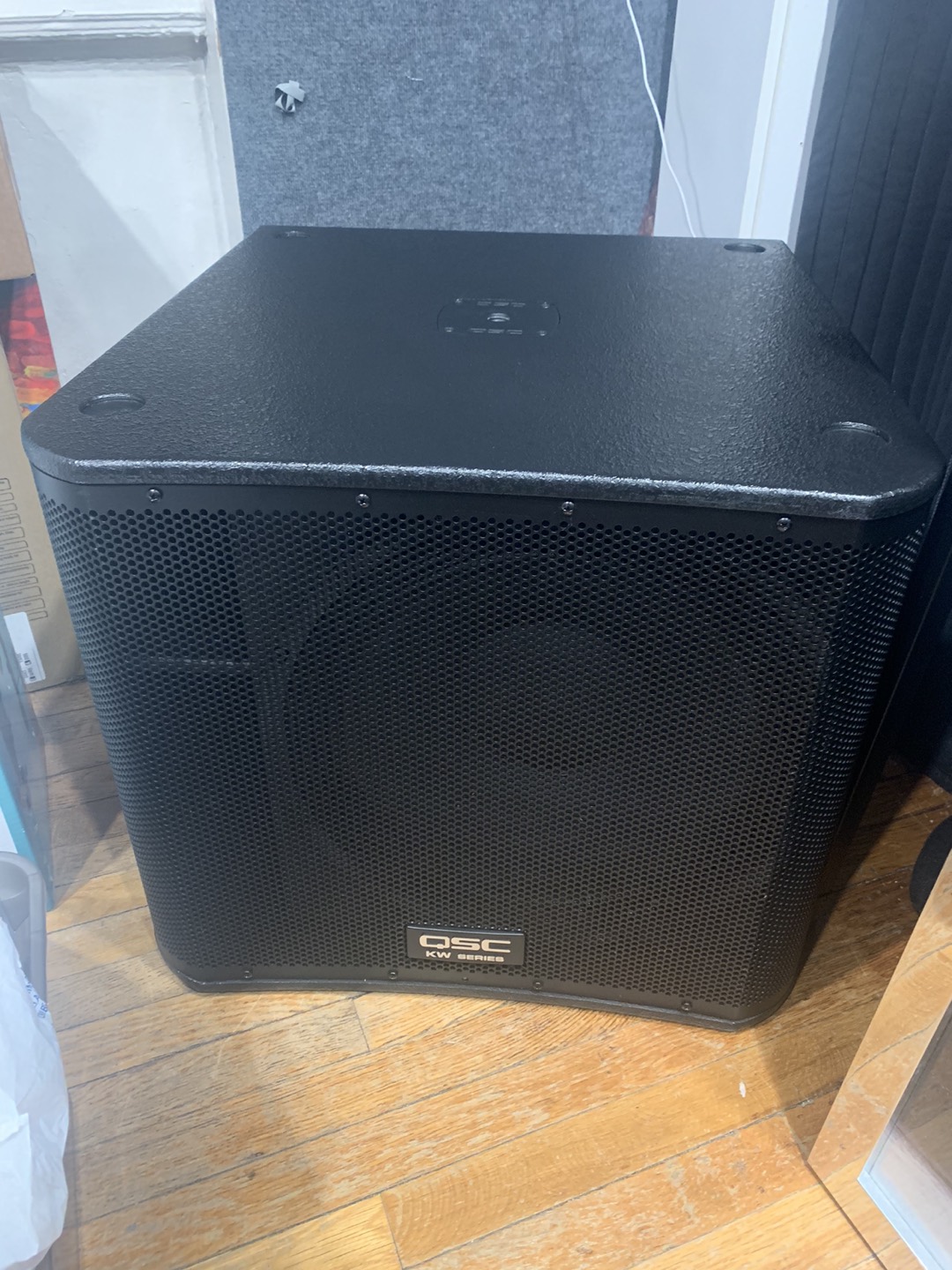 Qsc kw181 18 powered subwoofer
