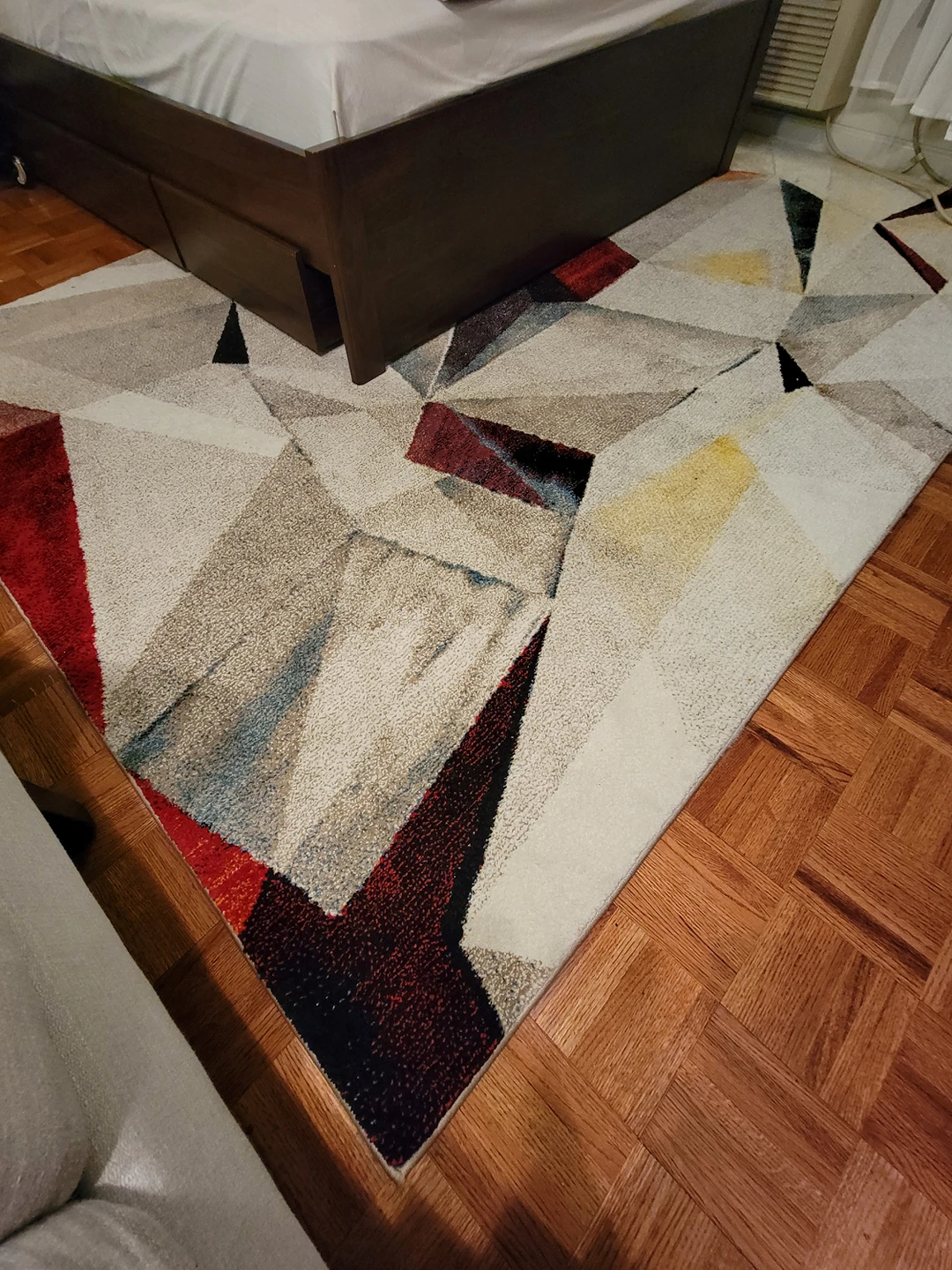 Safavieh 9 x 6.7' Abstract modern area rug.