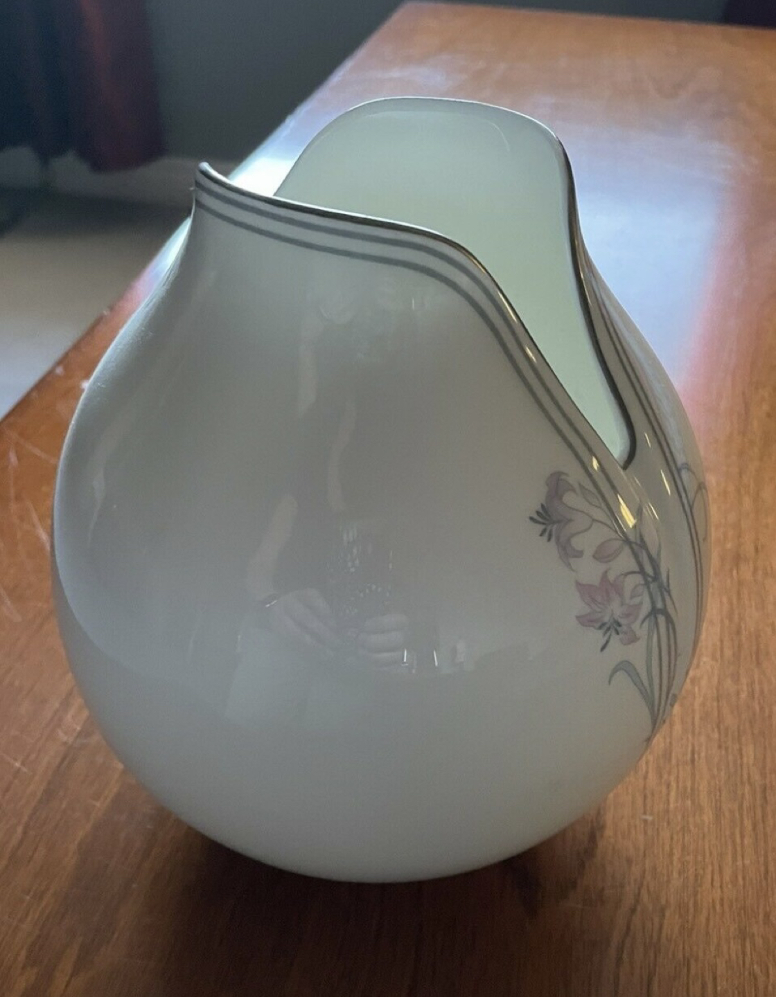 Royal Doulton vase image indicator(2)