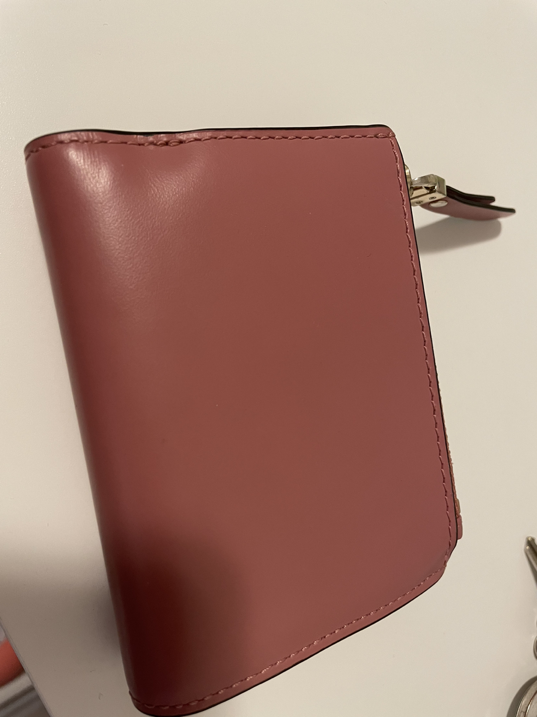 Michael Kors Leather Wallet image indicator(2)