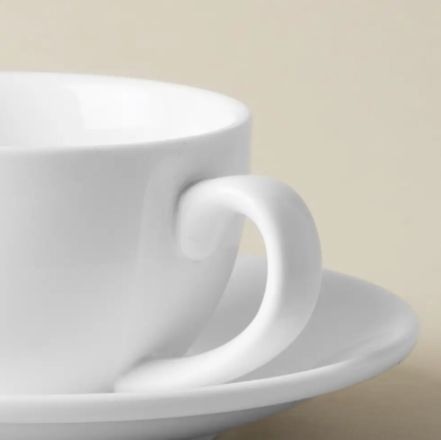 White Porcelain Tea Cups & Saucers: service for 8 - photo 2