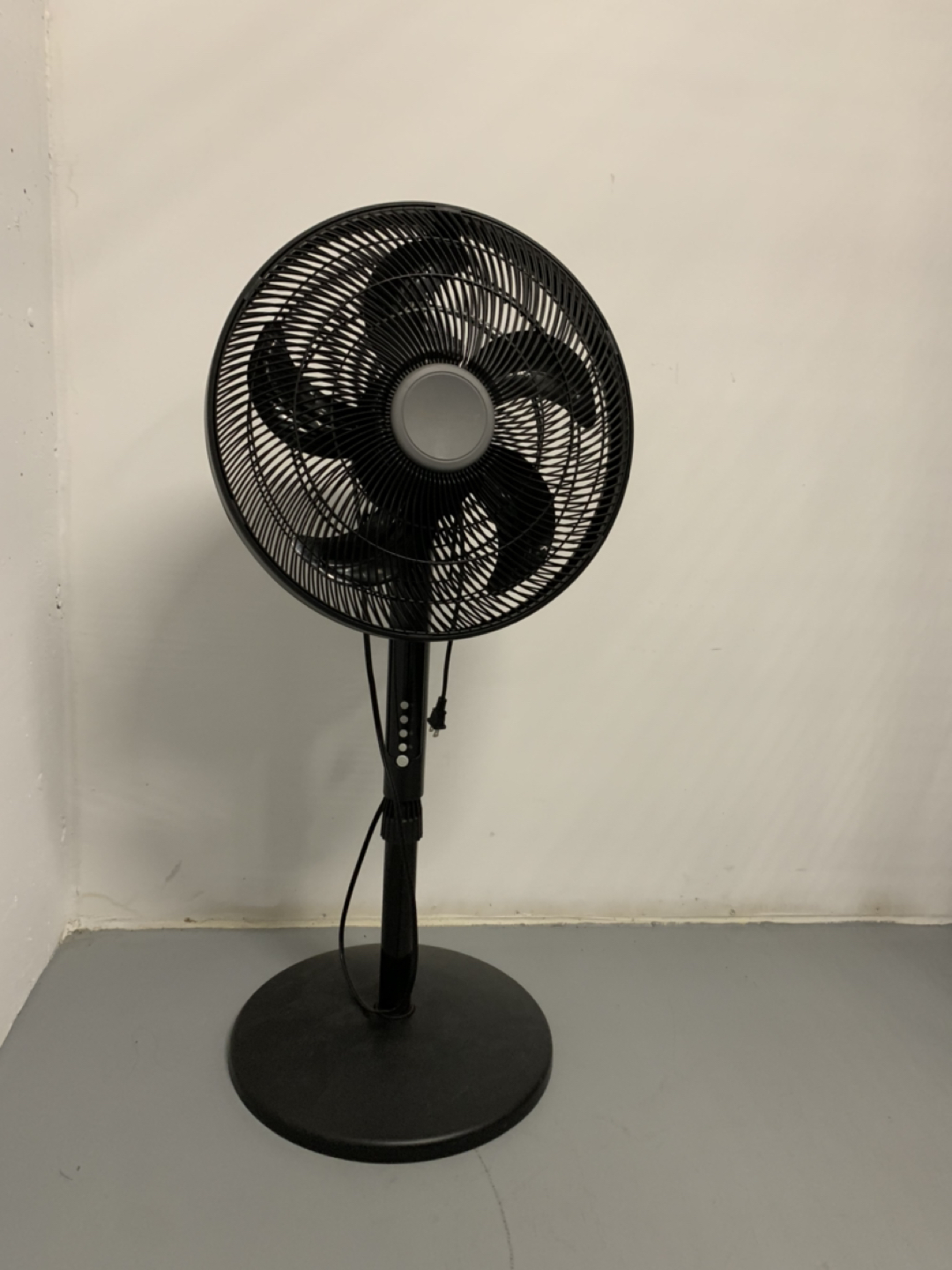 Comfortmate 40.6 cm (16 in.) stand Fan with remote