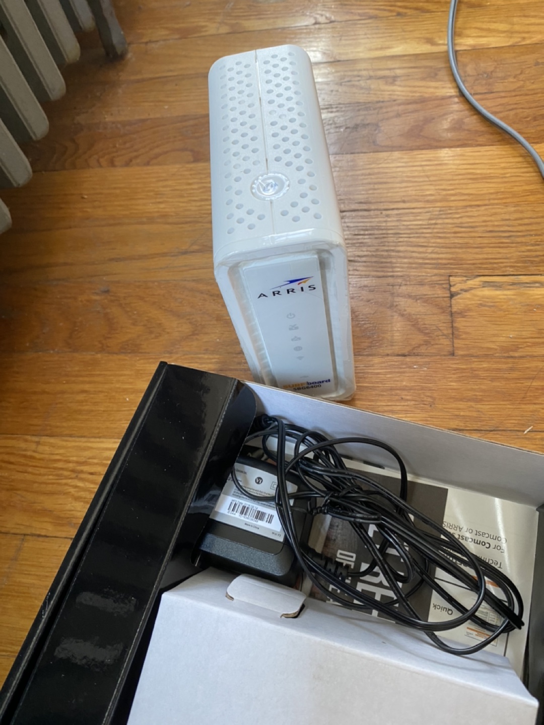 ARRIS SURFboard SBG6400 Cable Modem / N300 Wi-Fi Router - photo 3