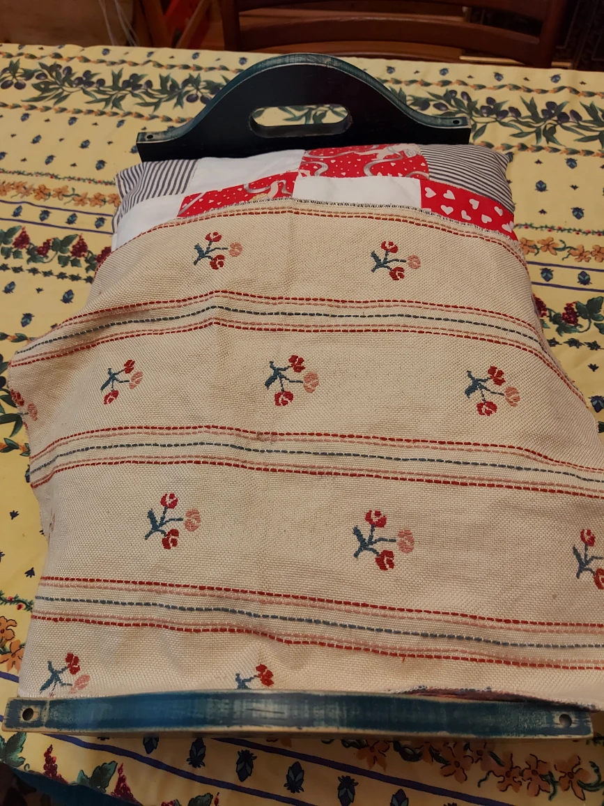 2 Wooden Doll Beds image indicator(2)