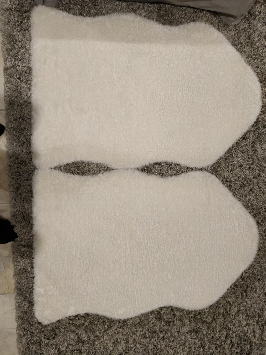 Ikea "toftlund" faux sheep rug (white/off white)
