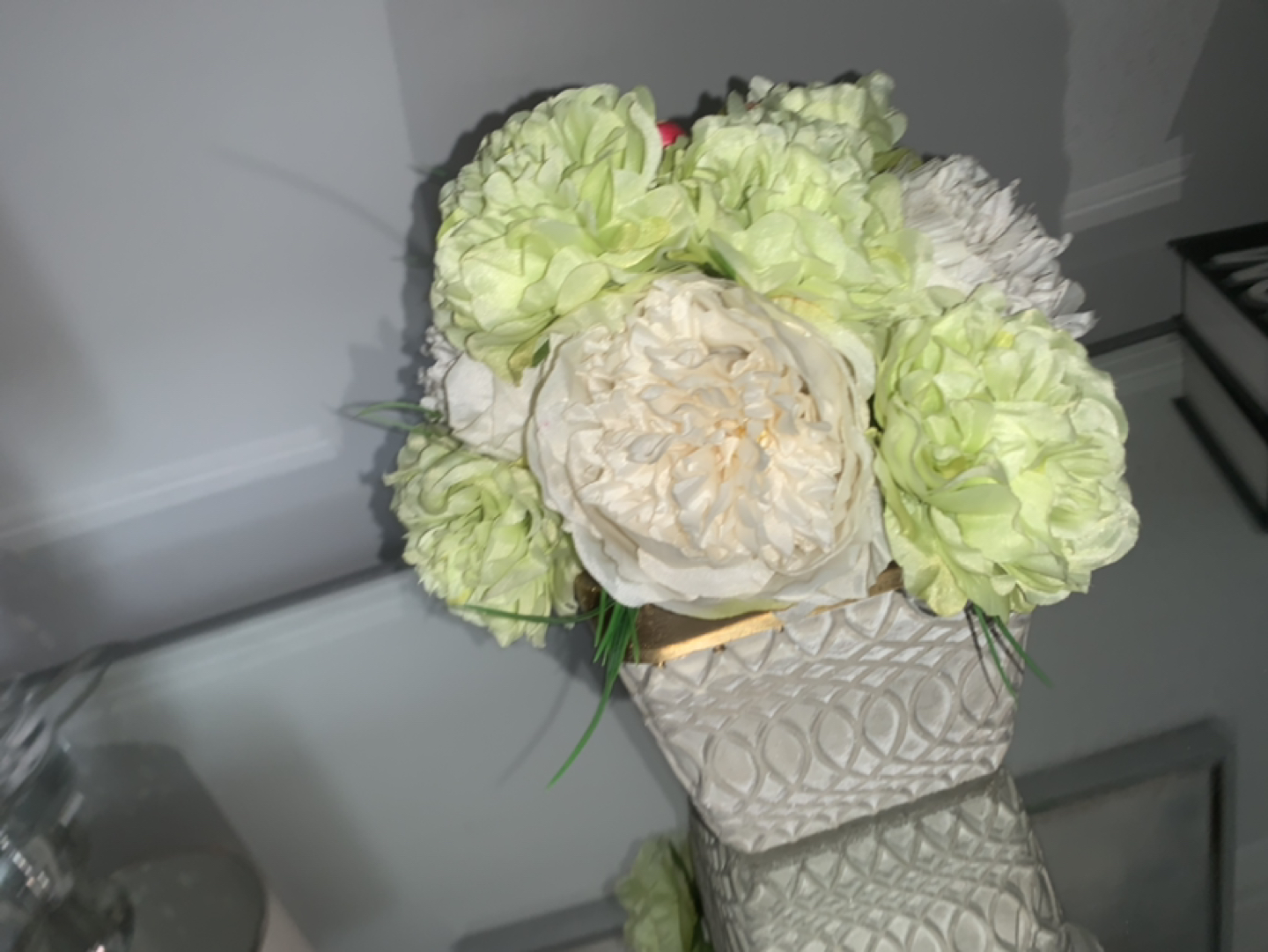 Gold trim flower vase - photo 5
